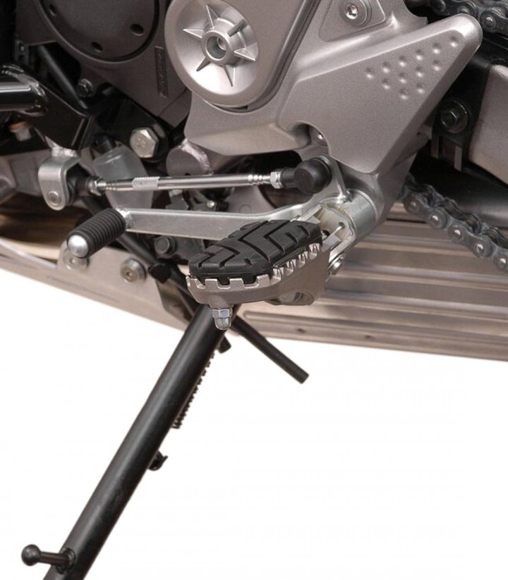 SW-MOTECH ION Footpegs with Adapters for Kawasaki Z1000 (06-09), ZRX1200R / S (00-05), Z900RS (17-25), Versys 650 (06-14) FRS.08