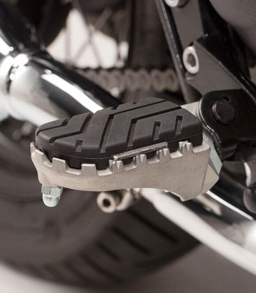 SW-MOTECH ION Footpegs with Adapters for Triumph Bonneville / T100 (04-16), Scrambler (05-16) FRS.11.011.10201/S