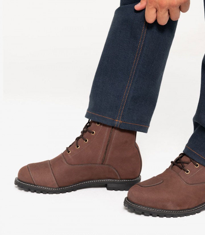 By City Troten III Unisex Brown Boots