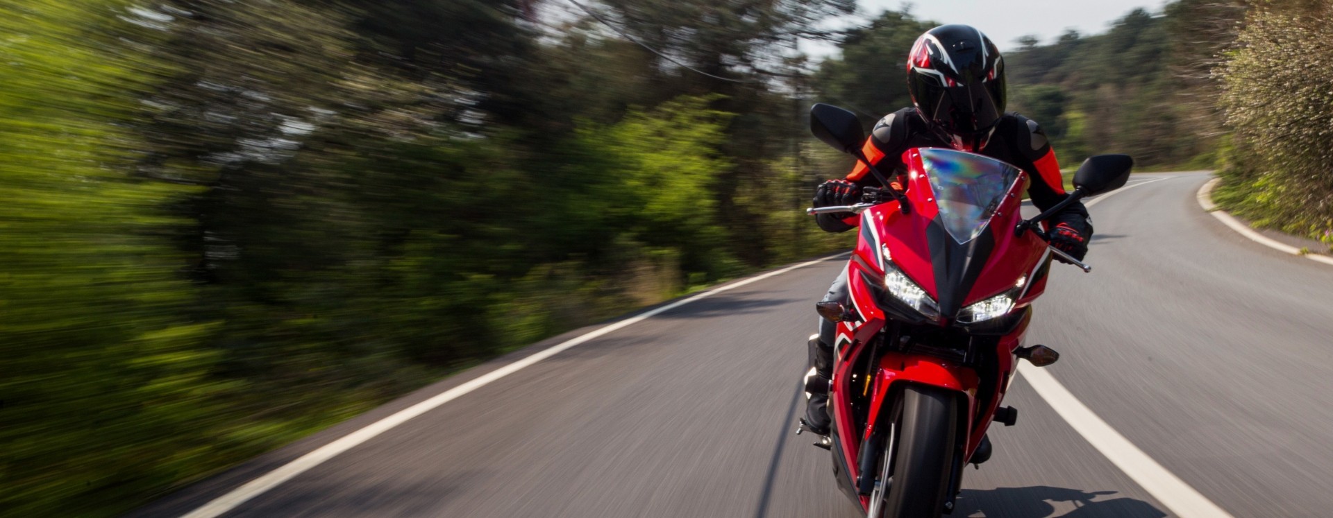 Sol, carretera y moto